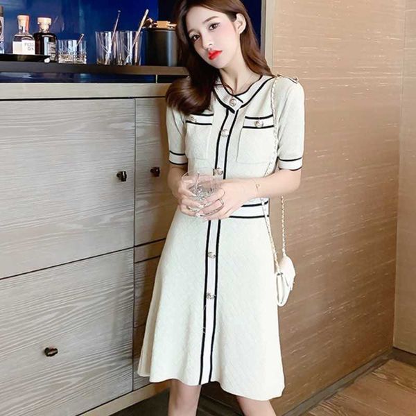 summer women knitting dress hit color splice single-breasted short sleeve sweater casual vestido 210526, Black;gray
summer women knitting dress hit color splice single-breasted short sleeve sweater casual vestido 210526, Black;gray