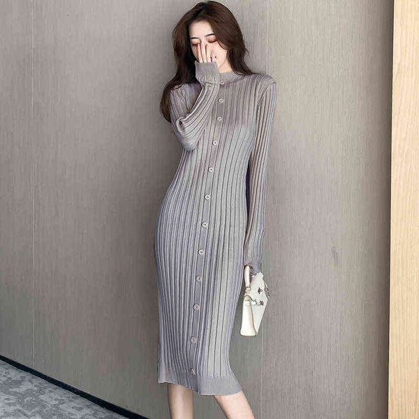 woman casual dresses 2022 knee style single breasted sweater knitted long sleeved dresses with coat, Black;gray
woman casual dresses 2022 knee style single breasted sweater knitted long sleeved dresses with coat, Black;gray