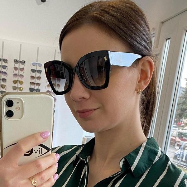fashion oversized square sunglasses women brand designer vintage big frame sun glasses female show shades oculos feminino, White;black
fashion oversized square sunglasses women brand designer vintage big frame sun glasses female show shades oculos feminino, White;black