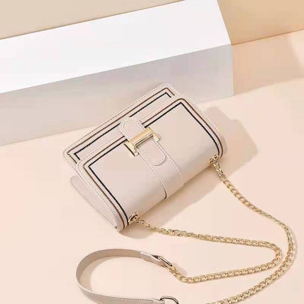 2021 ladi crossbody bags fashion nude shoulder bag buckle style artificial leather material with box
2021 ladi crossbody bags fashion nude shoulder bag buckle style artificial leather material with box