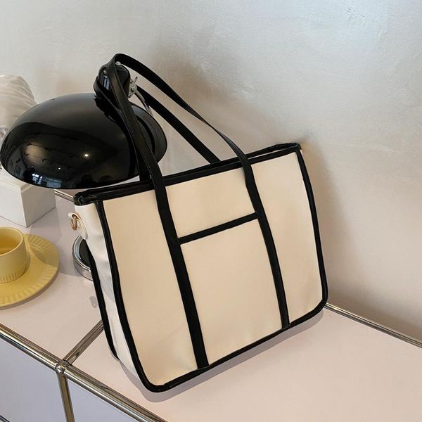 evening bags colorblock single shoulder large capacity tote bag 2021 messenger class commuting ladies fashion simple
evening bags colorblock single shoulder large capacity tote bag 2021 messenger class commuting ladies fashion simple
