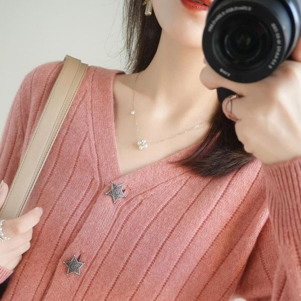 women's knits & tees spring and autumn knitted star button cardigan v-neck loose fashion short jacket, White
women's knits & tees spring and autumn knitted star button cardigan v-neck loose fashion short jacket, White