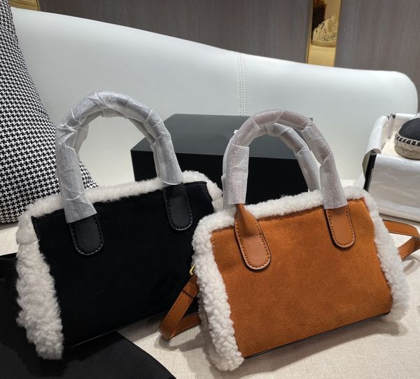 designer tote bag suede with lamb hair is really cute. portable shoulder bag autumn and winter.
designer tote bag suede with lamb hair is really cute. portable shoulder bag autumn and winter.