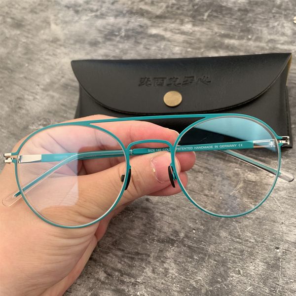 designer sunglasses ultra thin ultra light pure titanium myopia glasses made in germany, White;black
designer sunglasses ultra thin ultra light pure titanium myopia glasses made in germany, White;black