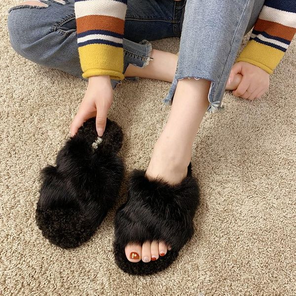 autumn woman slippers for home luxury fur open toe outside flat shoes warm winter women, Black
autumn woman slippers for home luxury fur open toe outside flat shoes warm winter women, Black