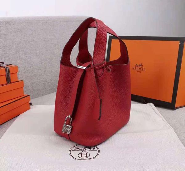 2021 women totes handbag luxurious designers bags vegetable basket shoulder with original box and serial number 18cm/22cm 06
2021 women totes handbag luxurious designers bags vegetable basket shoulder with original box and serial number 18cm/22cm 06