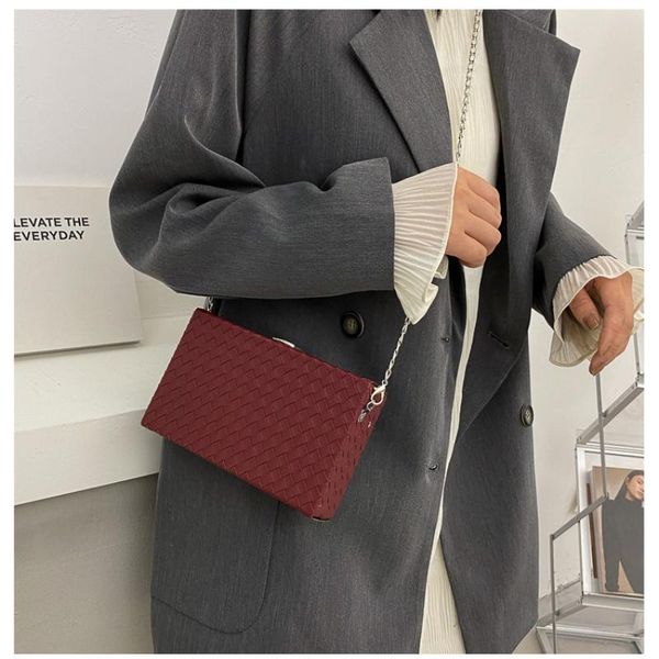 evening bags woven texture diamond chain women's shoulder bag mini all-match handbag simple diagonal small square party wallet purses
evening bags woven texture diamond chain women's shoulder bag mini all-match handbag simple diagonal small square party wallet purses