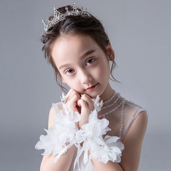 bridal gloves 2021 fashion beauty flower girl red white 20*8cm fingerless wedding lace beaded for accessories
bridal gloves 2021 fashion beauty flower girl red white 20*8cm fingerless wedding lace beaded for accessories