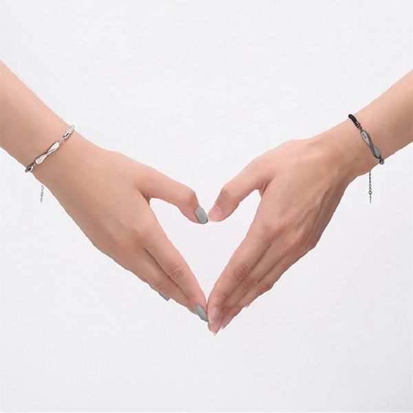 charm bracelets mobius ring couple bracelet men and women niche design sense a pair of lovers gift souvenir for girlfriend, Golden;silver
charm bracelets mobius ring couple bracelet men and women niche design sense a pair of lovers gift souvenir for girlfriend, Golden;silver