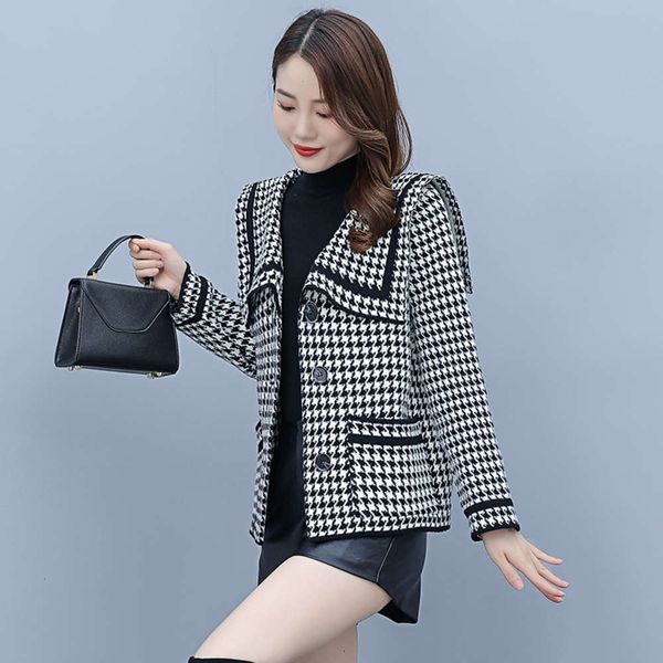 small fragrance coat collar cardigan woolen versatile autumn and winter short women's fashion, Black;brown
small fragrance coat collar cardigan woolen versatile autumn and winter short women's fashion, Black;brown