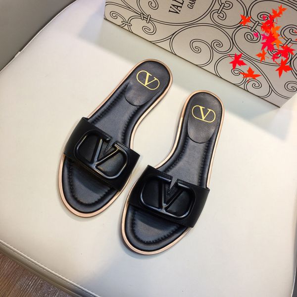 2021 designer luxurys slippers women sandals fashion beach shoes flip flops flat non-slip classical hole slipper with box size 35-41 -g0592, Black
2021 designer luxurys slippers women sandals fashion beach shoes flip flops flat non-slip classical hole slipper with box size 35-41 -g0592, Black