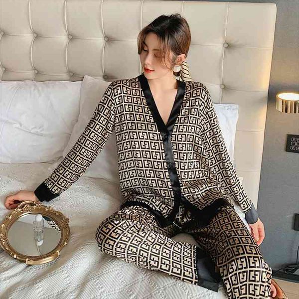 2pcs pajamas sets pajama summer womens sleepwears v neck design long sleeve trousers set home clothes satin silk pijamas, Black;red
2pcs pajamas sets pajama summer womens sleepwears v neck design long sleeve trousers set home clothes satin silk pijamas, Black;red