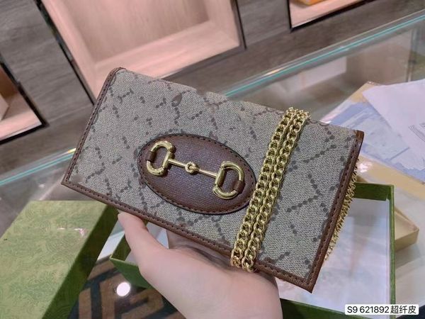 2021 new 1955 horse clasp old flower g family chain zero wallet one shoulder cross mobile phone bag small square bag girl
2021 new 1955 horse clasp old flower g family chain zero wallet one shoulder cross mobile phone bag small square bag girl