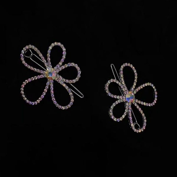 70%off japan and south korea new fashion stars the same laser super flash color drill big flower hairpin with five petal frog button, Golden;silver
70%off japan and south korea new fashion stars the same laser super flash color drill big flower hairpin with five petal frog button, Golden;silver