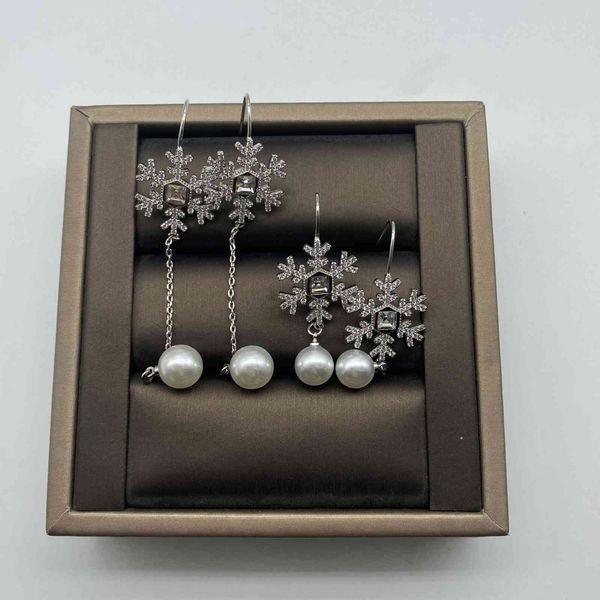 design jewelry miao miu 2021 new snowflake full diamond pearl tassel long short earrings ear hook straight, Golden
design jewelry miao miu 2021 new snowflake full diamond pearl tassel long short earrings ear hook straight, Golden