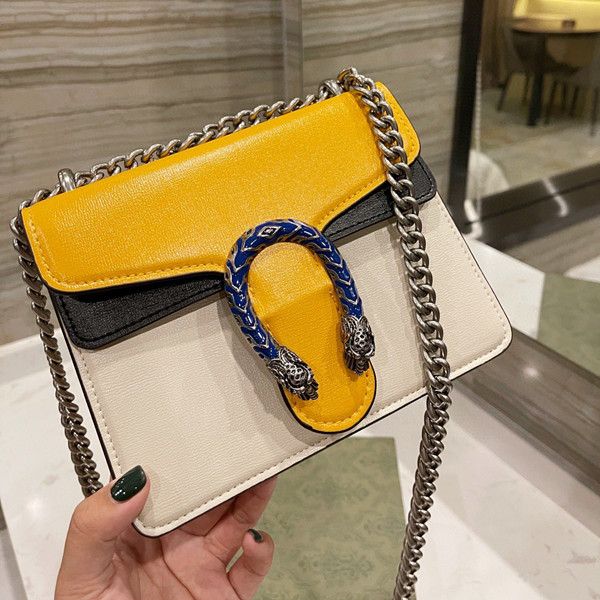 fashion shoulder bag ladies luxury designer messenger bag leather chain tote bag size 20cm
fashion shoulder bag ladies luxury designer messenger bag leather chain tote bag size 20cm