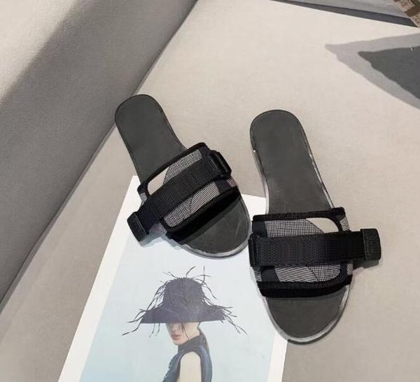 2021 designer sandals summer flat slippers fashion beach woman big head slipper letters shoe with box, Black
2021 designer sandals summer flat slippers fashion beach woman big head slipper letters shoe with box, Black