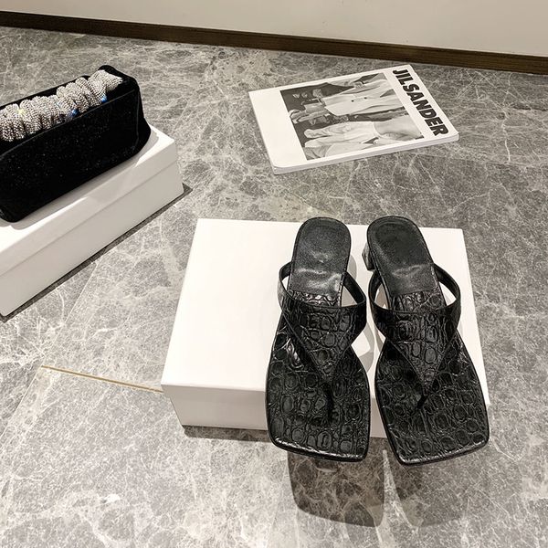 fashion designer women beach sandals crocodile pattern shoe flip flops loafers summer flats shoes ladies heel 4.5cm sandal leather slipper b, Black
fashion designer women beach sandals crocodile pattern shoe flip flops loafers summer flats shoes ladies heel 4.5cm sandal leather slipper b, Black