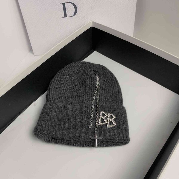 autumn and winter new letter bb knitted hat usa fashion versatile chain wool hat net red warm casual hat, Black;white
autumn and winter new letter bb knitted hat usa fashion versatile chain wool hat net red warm casual hat, Black;white
