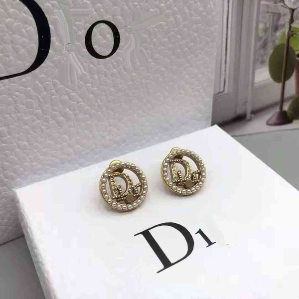 earrings fashion luxury designer jewelry dijia d's 20-year pearl women's net red high version classic letter, Golden
earrings fashion luxury designer jewelry dijia d's 20-year pearl women's net red high version classic letter, Golden