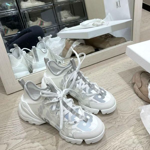 family high version daddy shoes 2021 autumn new luminous sports thick soled increased reflective casual summer, Black
family high version daddy shoes 2021 autumn new luminous sports thick soled increased reflective casual summer, Black