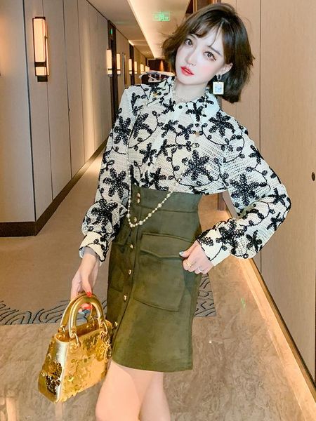 women's tracksuits western style embroidery hollow knit shirt + symmetrical pocket a-line half skirt suit 2021 autumn, Gray
women's tracksuits western style embroidery hollow knit shirt + symmetrical pocket a-line half skirt suit 2021 autumn, Gray