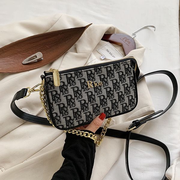 factory direct sale 75%off 2021 new three piece women's french jacquard chain armpit small square bag single shoulder messenger bag 491
factory direct sale 75%off 2021 new three piece women's french jacquard chain armpit small square bag single shoulder messenger bag 491