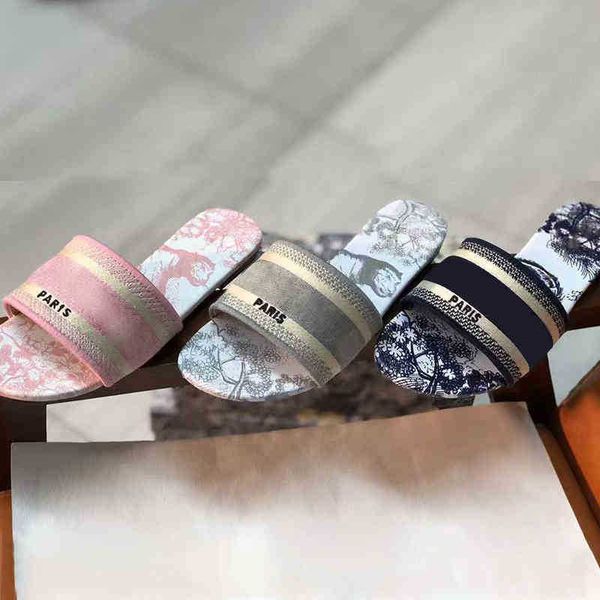 2021 paris womens slippers beach dway slides flat sandals summer ladies flip flops multicolors embroidered floral shoes with shoe box zlh, Black
2021 paris womens slippers beach dway slides flat sandals summer ladies flip flops multicolors embroidered floral shoes with shoe box zlh, Black