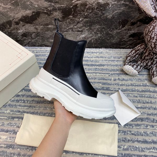 luxury designer women men tread slick boots leather canvas lace-up rubber round toes platform genuine leathers lining fashion with box size, Black
luxury designer women men tread slick boots leather canvas lace-up rubber round toes platform genuine leathers lining fashion with box size, Black