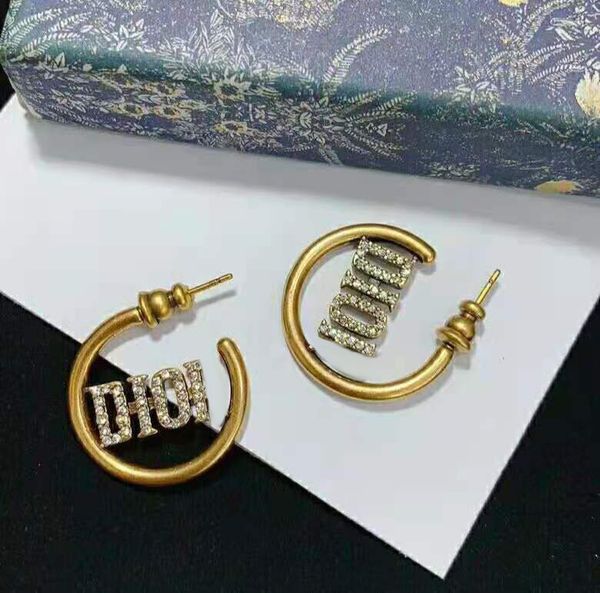 aaa designer jewelry 20 years letter simple fashion temperament women's net red same earrings, Golden;silver
aaa designer jewelry 20 years letter simple fashion temperament women's net red same earrings, Golden;silver