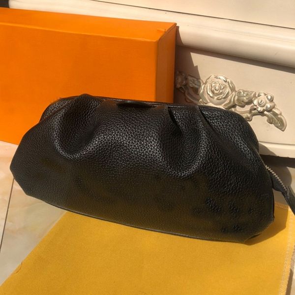 women hand bag cloud dinner bag crossbody shoulder bags hollow out cut out print retro fashion wallet zipper removable shoulder strap
women hand bag cloud dinner bag crossbody shoulder bags hollow out cut out print retro fashion wallet zipper removable shoulder strap