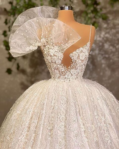 luxury arabic dubai pearls ball gown wedding dresses 2022 beaded spaghetti neck lace appliqued vestido de noiva bridal gowns, White
luxury arabic dubai pearls ball gown wedding dresses 2022 beaded spaghetti neck lace appliqued vestido de noiva bridal gowns, White