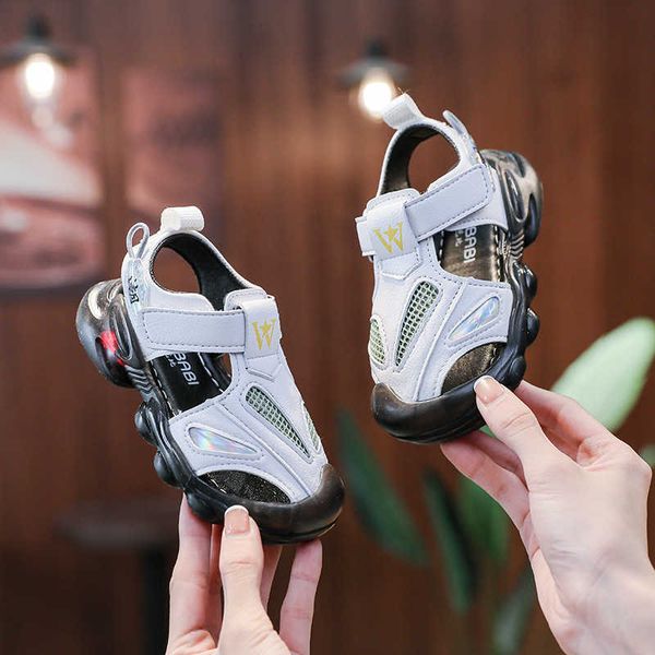 children summer sandals baby comfortable and breathable beach casual shoes with lights cool children shoes 210713, Black;red
children summer sandals baby comfortable and breathable beach casual shoes with lights cool children shoes 210713, Black;red