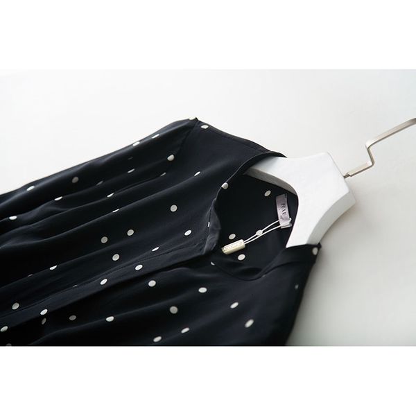 dress 2021 fashion 18 mmi sand wash silk mist face light wave point girl, Black;gray
dress 2021 fashion 18 mmi sand wash silk mist face light wave point girl, Black;gray