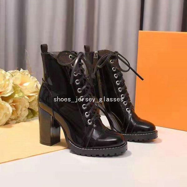 2021 luxury womens ankle boots fashion designer stars trail high chunky heels platform sole brown leather laces rubber outsole winter martin, Black
2021 luxury womens ankle boots fashion designer stars trail high chunky heels platform sole brown leather laces rubber outsole winter martin, Black