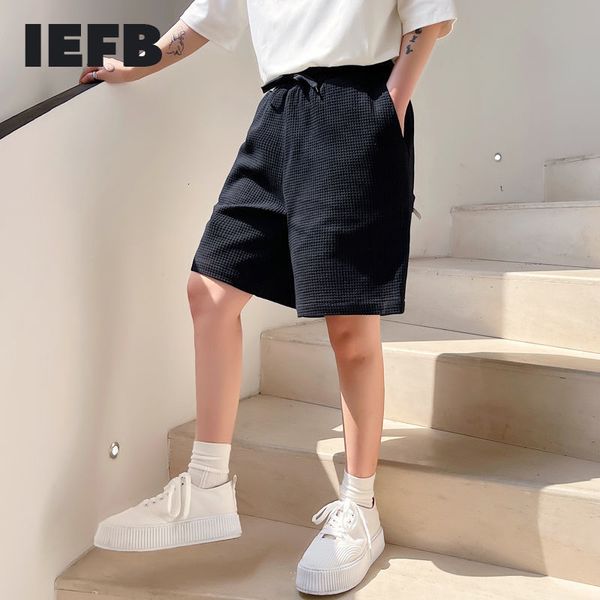 iefb summer solid waffle fabric elastic waist men's shorts casual black white knee length pants for male korean 9y7059 210524, White;black
iefb summer solid waffle fabric elastic waist men's shorts casual black white knee length pants for male korean 9y7059 210524, White;black