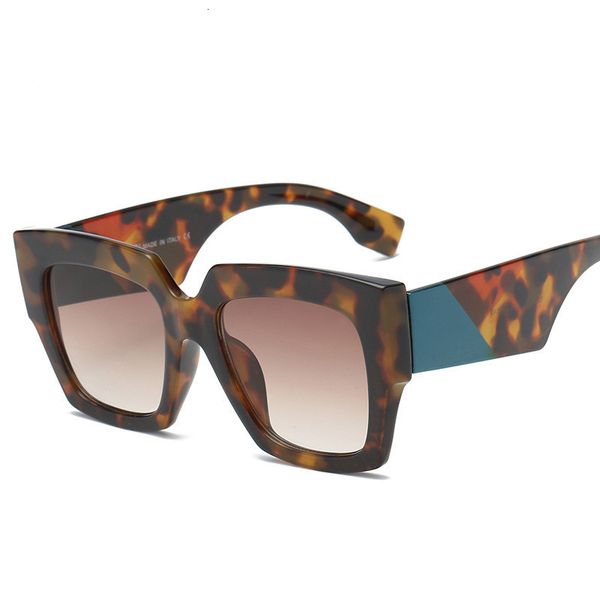 luxury designer sunglasses square oversized women brand 2021 designer gradient sun glasses big frame vintage eyewear uv400 0622, White;black
luxury designer sunglasses square oversized women brand 2021 designer gradient sun glasses big frame vintage eyewear uv400 0622, White;black