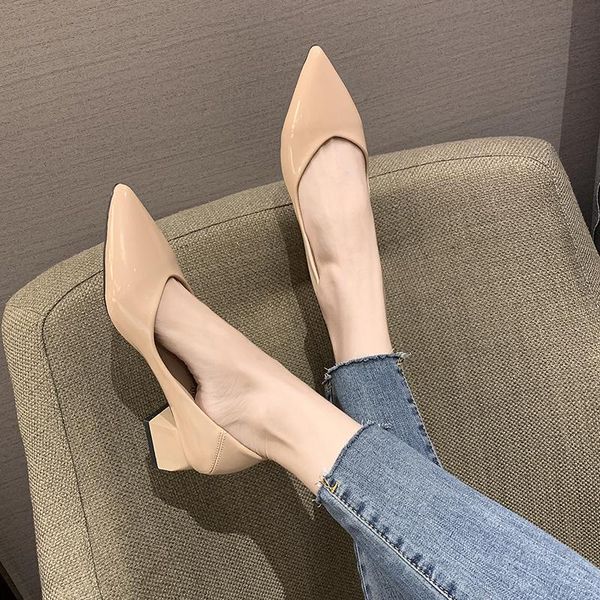 2021 spring new pointed shallow mouth single shoes women low heel work shoes thick heel patent leather large size, Black
2021 spring new pointed shallow mouth single shoes women low heel work shoes thick heel patent leather large size, Black