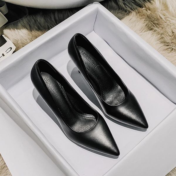 dress shoes high-heeled women's thin heeled all-match pointed-toe work girls stewardess professional women, Black
dress shoes high-heeled women's thin heeled all-match pointed-toe work girls stewardess professional women, Black