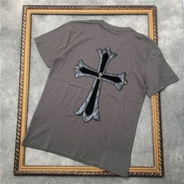 2021 summer tide brand new stereo embroidery pu leather metal cross t-shirt heavy industry men's and women's s, White;black
2021 summer tide brand new stereo embroidery pu leather metal cross t-shirt heavy industry men's and women's s, White;black
