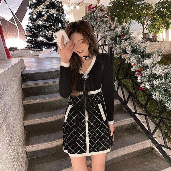 casual dresses autumn knitted women sweater dress thigh length high waist bow tie diamonds plaid female long sleeve v neck a-line, Black;gray
casual dresses autumn knitted women sweater dress thigh length high waist bow tie diamonds plaid female long sleeve v neck a-line, Black;gray