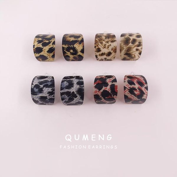 qumeng design vintage leopard printed c shape acrylic stud earrings 2021 elegant party lady trendy jewelry, Golden;silver
qumeng design vintage leopard printed c shape acrylic stud earrings 2021 elegant party lady trendy jewelry, Golden;silver