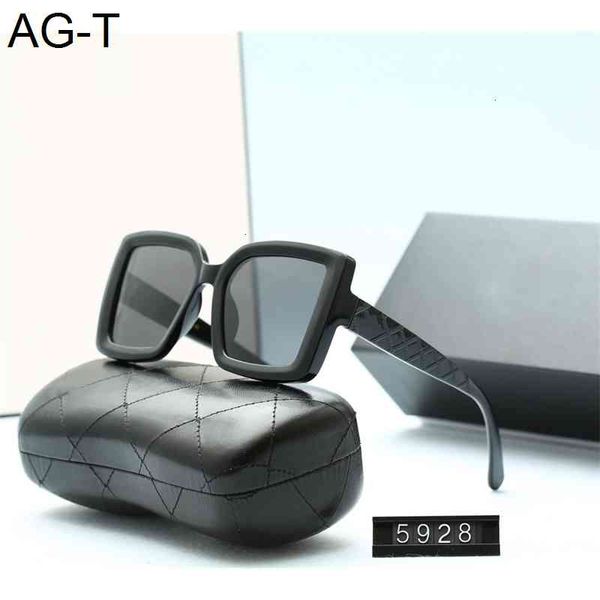 2021 new luxury square polarized sunglasses men women pilot sunglasses uv400 eyewear brand glasses metal frame polaroid lens with cases5928, White;black
2021 new luxury square polarized sunglasses men women pilot sunglasses uv400 eyewear brand glasses metal frame polaroid lens with cases5928, White;black
