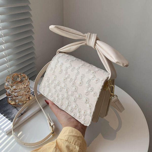 soft bow handle women handbag small pu leather crossbody bags for female trending lace flower lady flap shoulder bags l003
soft bow handle women handbag small pu leather crossbody bags for female trending lace flower lady flap shoulder bags l003