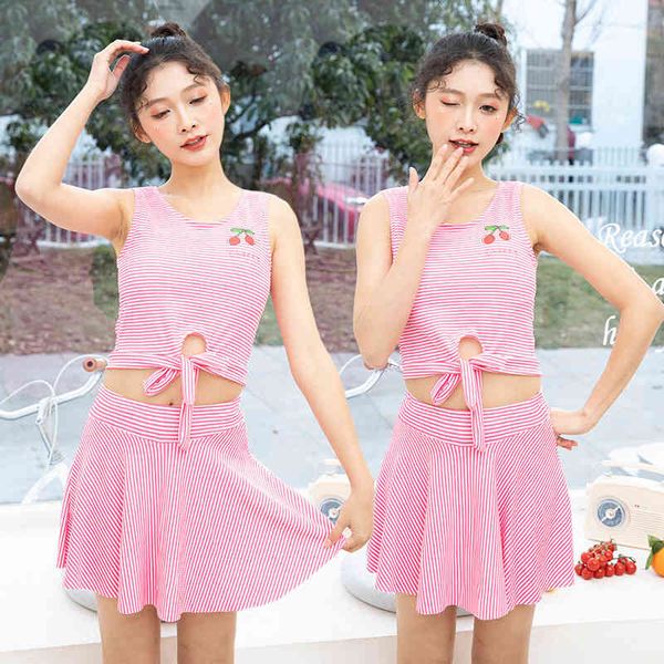 11-16 years old little south korea children's big girl princess boxer split sunscreen spring swimsuit, Blue
11-16 years old little south korea children's big girl princess boxer split sunscreen spring swimsuit, Blue
