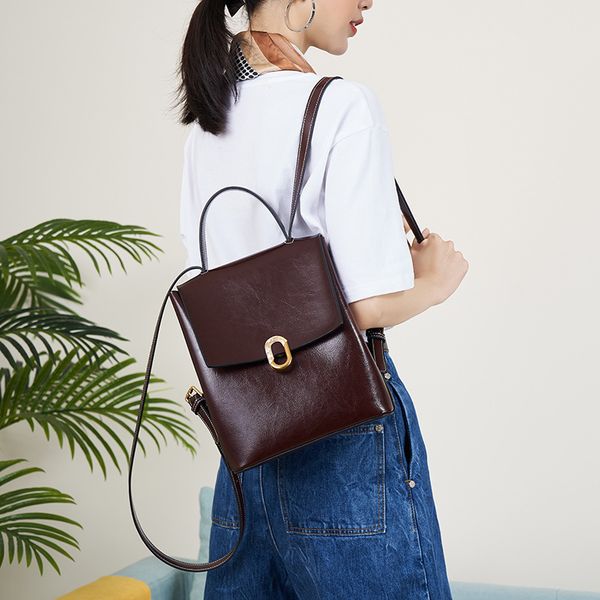luxurys leather s2021 new leisure underarm cowhide double women's fashion single shoulder versatile messenger bag
luxurys leather s2021 new leisure underarm cowhide double women's fashion single shoulder versatile messenger bag
