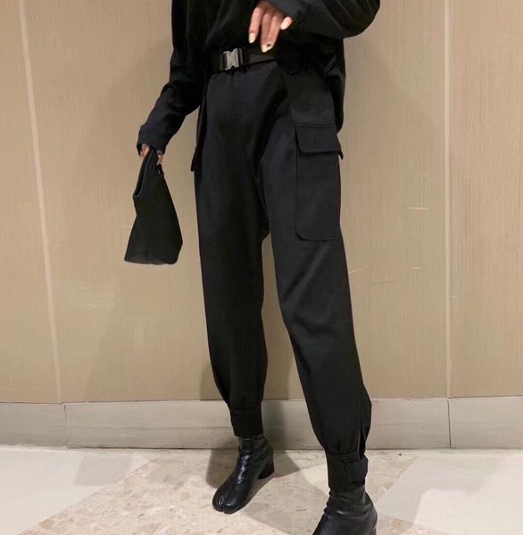 capris 2021 spring summer luxury collection cargo pockets gothic street style waist belted pants, Black;white
capris 2021 spring summer luxury collection cargo pockets gothic street style waist belted pants, Black;white