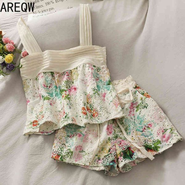 sweet wind hit color stitching hollow print short sling shirt women's bow tie shorts two-piece set summer 210507, White
sweet wind hit color stitching hollow print short sling shirt women's bow tie shorts two-piece set summer 210507, White
