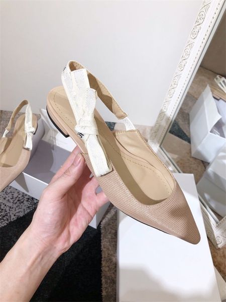 2021 dress shoes fashion high heels for women party wedding triple black nude yellow spikes pointed toes pumps
2021 dress shoes fashion high heels for women party wedding triple black nude yellow spikes pointed toes pumps