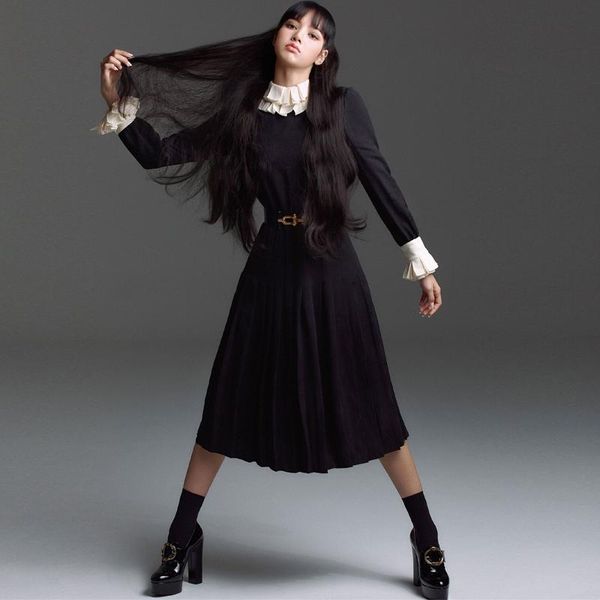 fashion runway spring women lotus leaf collar color matching vintage elegant long sleeve party casual pleated midi dress dresses, Black;gray
fashion runway spring women lotus leaf collar color matching vintage elegant long sleeve party casual pleated midi dress dresses, Black;gray
